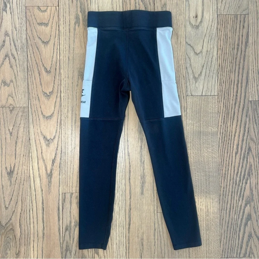 Nike Sportswear Heritage Girls Leggings in Black and Light Gray Size Medium